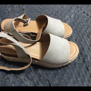 Woman’s platform sandal